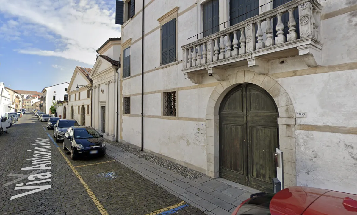 Vista parcheggi in Via Amalteo